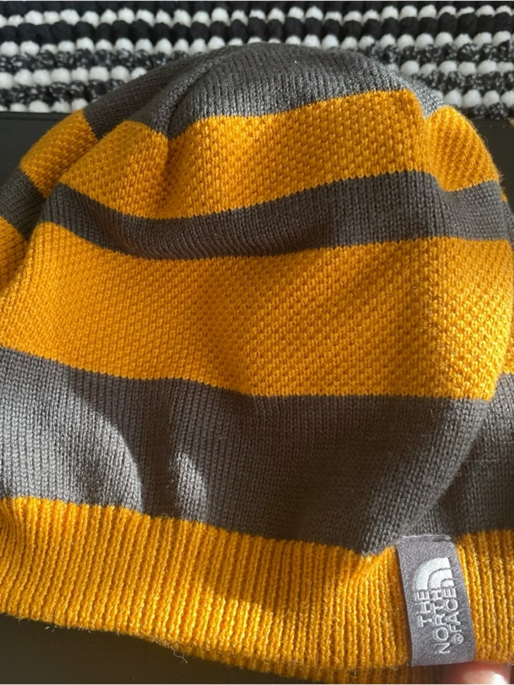 The North Face toddler Striped Beanie‎ - Mustard Yellow & Charcoal
